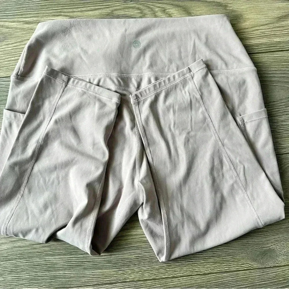 Woman’s crop running leggings - Picture 5 of 6